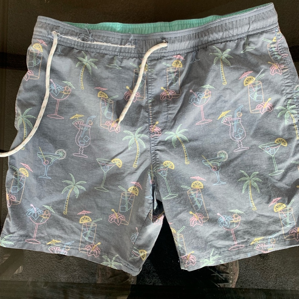 Goodfellow SwimTrunks. Draw string is slightly ripped. Cool design.